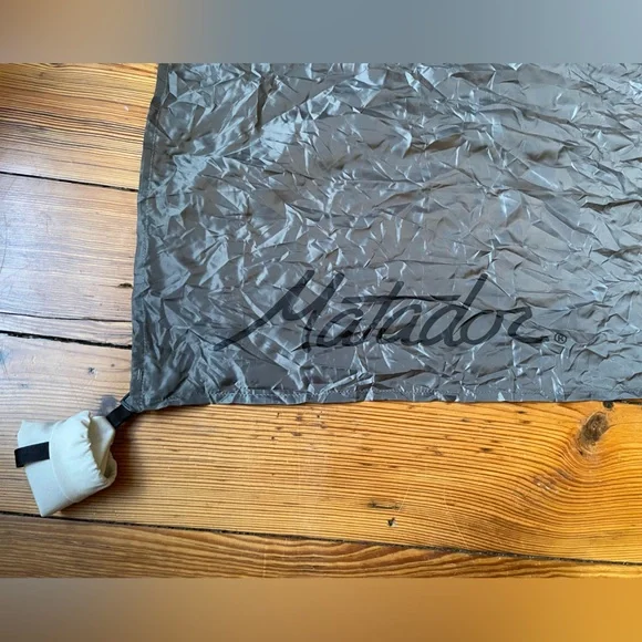 NWOT Matador Pocket Blanket Mini, Arctic White - Picture 7 of 8